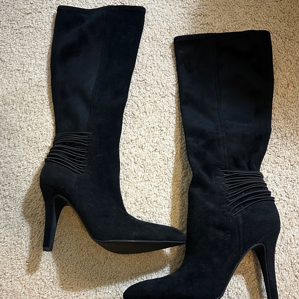 Elegant Black Suede Knee-High Boots
